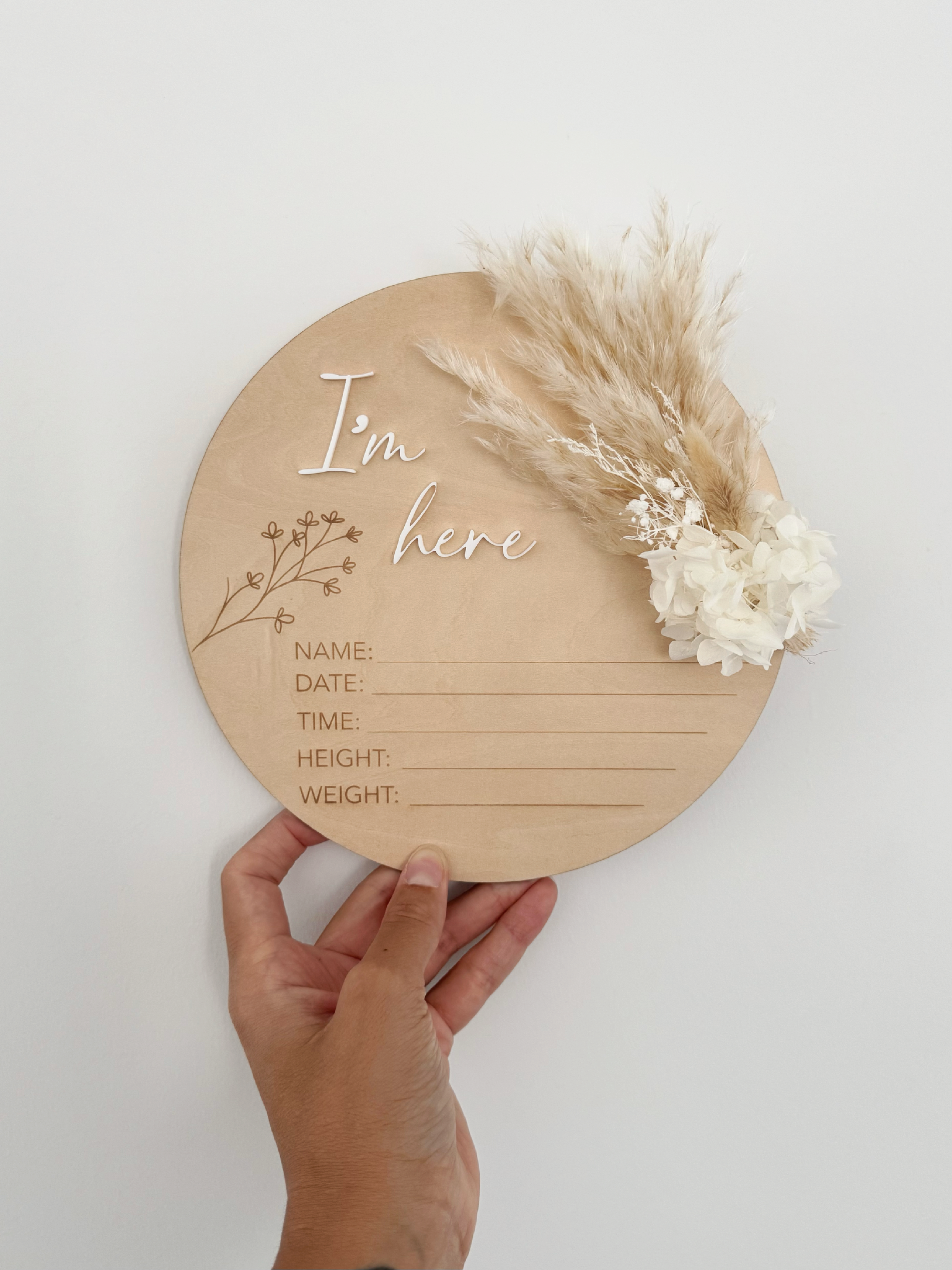 Dried floral wooden plaque with acrylic and/or laser engraved text or name, either arch or round shape, with dried preserved flowers tied to the plaque. Perfect for twin or multiples baby birth announcements or personalised gifts or keepsakes.